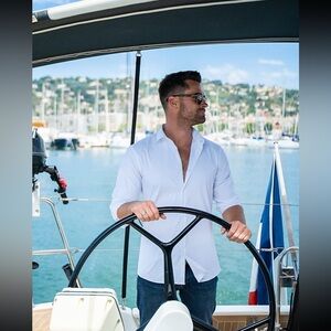 L’entrepreneuse Caroline Aalto or Caroline Arthaud Imobilier NEVER TRUST account